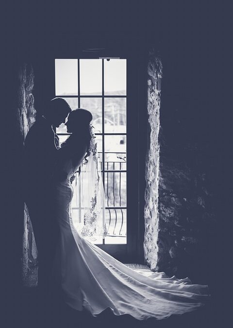 Tying the Knot with PPC: How Sarasota Wedding Planners Can Outshine the Competition