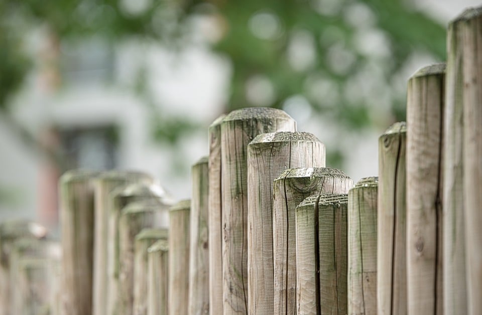 Fencing in Customers: Why Sarasota's Fence Businesses Must Invest in SEO Strategies