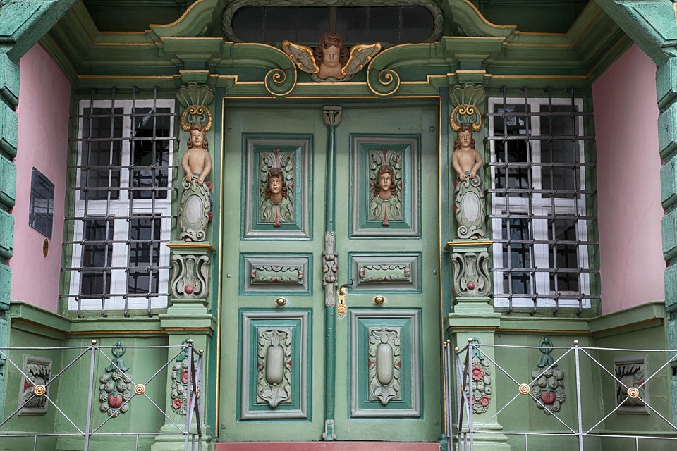 Nailing It Online: How SEO Can Help Your Sarasota Door Installation Business Stand Out