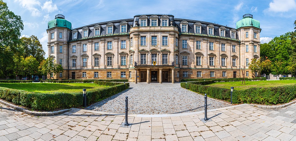 Unlocking the Power of Pay-Per-Click: 5 Reasons Sarasota Tax Preparers Should Invest Today