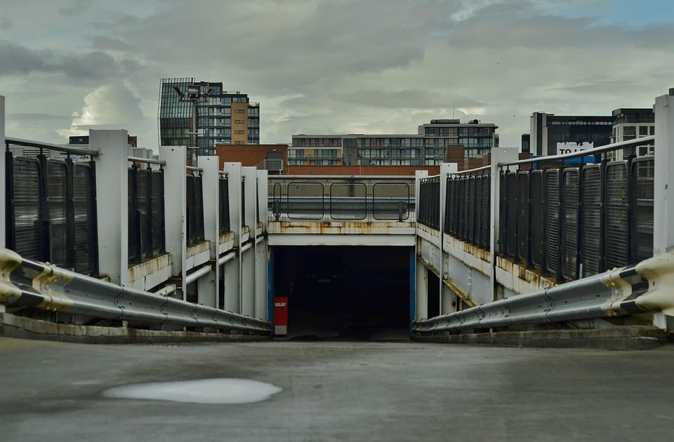 Close the Deal: The Essential Role of SEO in Driving Customers to Your Sarasota Garage Door Repair Service