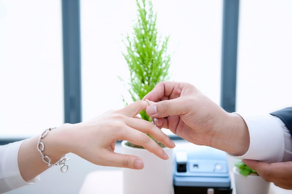 Tying the Knot with Clicks: The Essential PPC Strategies Every Sarasota Wedding Planner Needs!