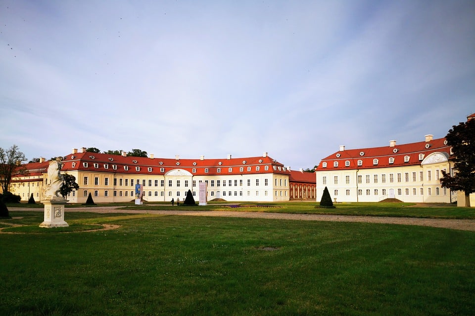 Turn Browsers into Buyers: The Power of PPC for Sarasota’s Patio Professionals!